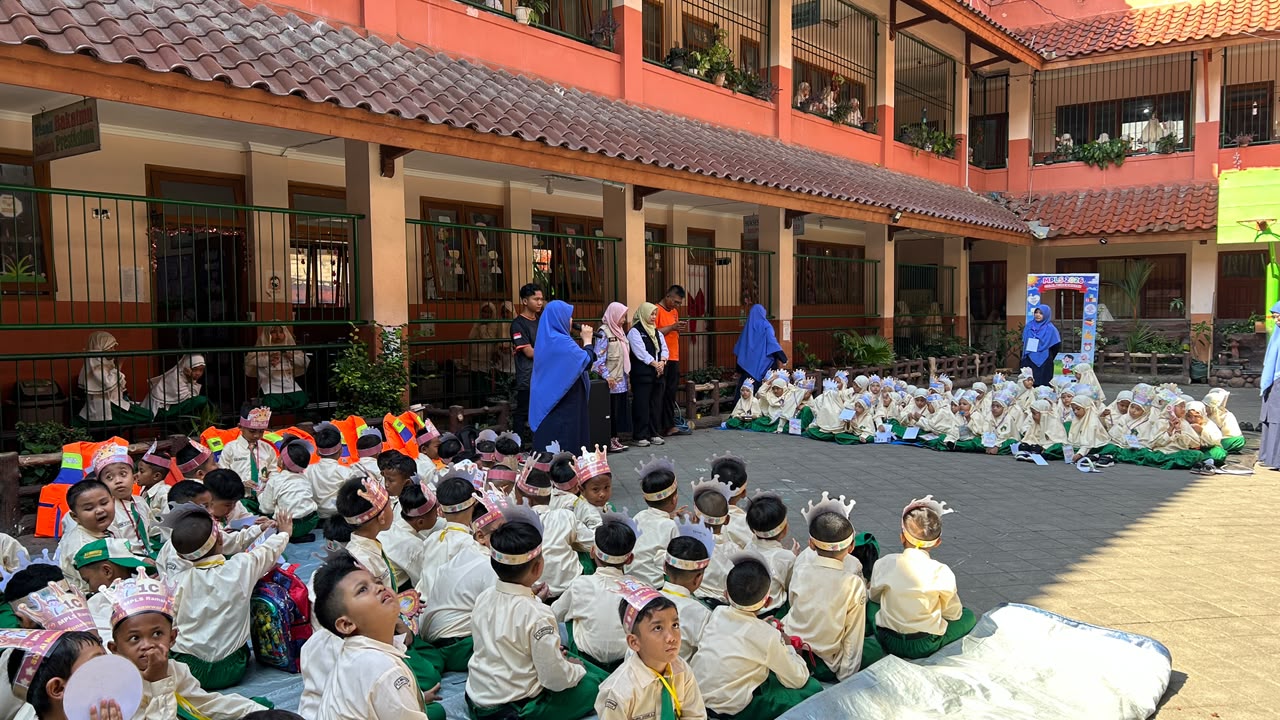 Edukasi Mitigasi Bencana kepada Peserta Didik Baru SDI Al Munawwarah