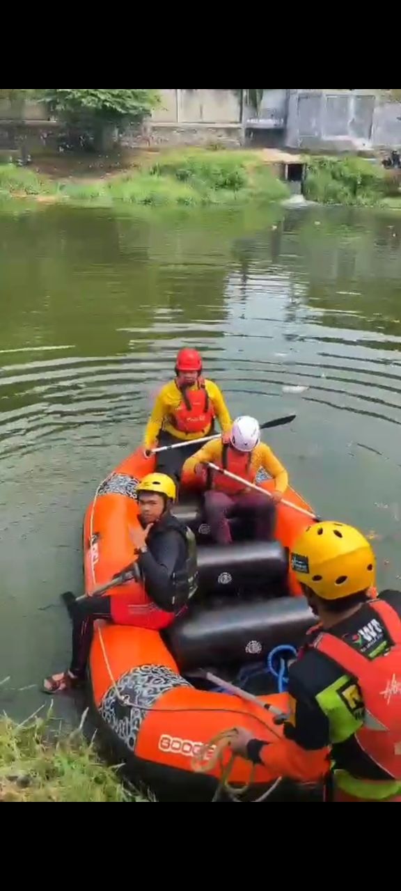 FRPB Depok Tingkatkan Kesiapsiagaan Relawan melalui Pelatihan Water Rescue