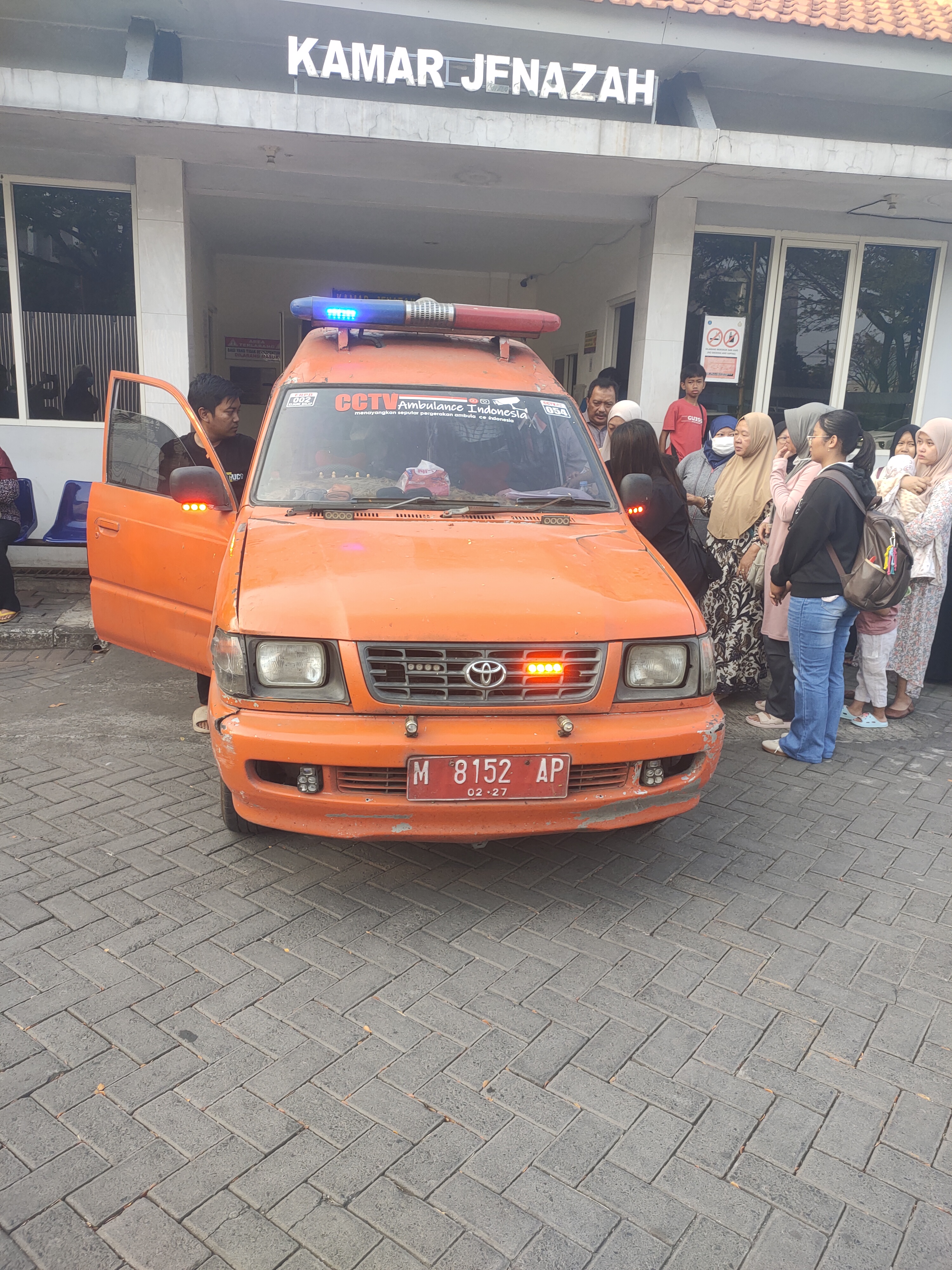 Ambulans Kijang Balap